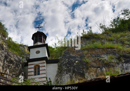 Il monastero di roccia St Dimitrii di Basarbovo Foto Stock