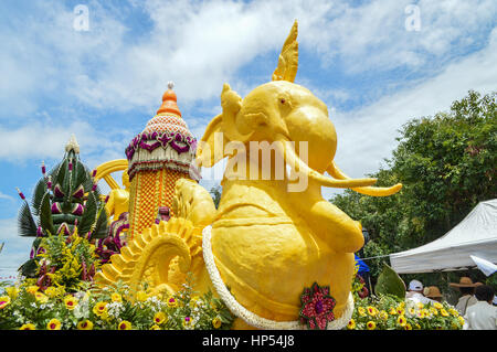 Chiang Rai, Tailandia - 15 Luglio 2016 : Candela Festival Parade, la tradizione del buddismo. Foto Stock