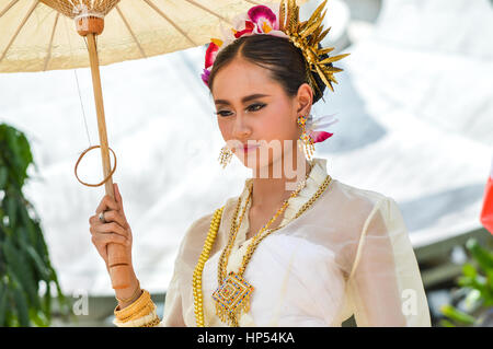 Chiang Rai, Tailandia - 15 Luglio 2016 : Candela Festival Parade, la tradizione del buddismo. Foto Stock