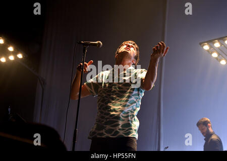 Barcellona - Apr 24: Vetusta Morla (music band) esegue a Sant Jordi Club stadio su Aprile 24, 2015 a Barcellona, Spagna. Foto Stock