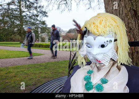 Lo Spaventapasseri Festival, Tatton Park, Knutsford, Cheshire. 18 feb 2017. L annuale spaventapasseri festival si svolge presso la stupefacente "Tatton Park' a Knutsford, Cheshire. Centinaia di bambini uniti Sherlock a caccia di tutti gli altri caratteri spaventoso nascosto tra le enormi Redwoods e castagni. Credito: Cernan Elias/Alamy Live News Foto Stock