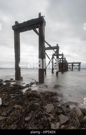 Via Fiume, UK. 18 Febbraio, 2017. Il molo in legno a Aberdour sulla costa di Fife Credito: ricca di Dyson/Alamy Live News Foto Stock