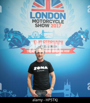 Londra REGNO UNITO 19 feb 2017Carl Fogarty ,meglio conosciuto come nebbiosi ai suoi fan ,.Carl un maggior successo nel mondiale Superbike Racer di tutti i tempi in termini di numero di campionati e numero di gara winsat il Carole Nash Motorcycle 2017 mostra tenutasi presso la London Excel. Credito: Paolo Quezada-Neiman/Alamy Live News Foto Stock