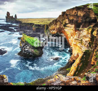 Vista panoramica della costa al Arnarstapi Islanda Foto Stock