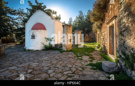 Rovine del vecchio monastero moni keramou, metamorphosi sotira tou, Creta, Grecia Foto Stock