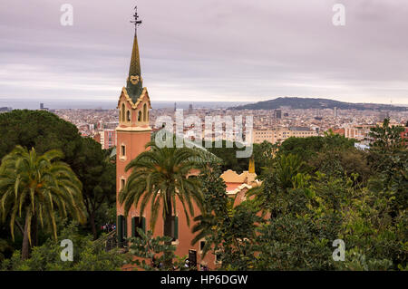 Vista di Barcellona, Spagna da Park Guell Foto Stock
