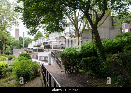 Central Hill Station Wagon a Lambeth è stato progettato negli anni Sessanta da Rosemary Stjernstedt sotto consiglio di Lambeth del regista di architettura, Ted Hollamby. Foto Stock