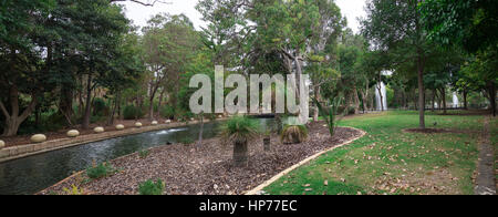 Il lago e la fontana in Joondalup Central Park, Perth, Western Australia Foto Stock