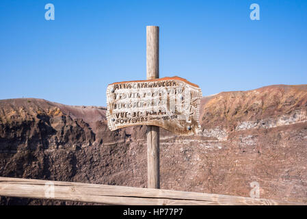 Segno sulla sommità del Monte Vesuvio, Campania, Italia Foto Stock