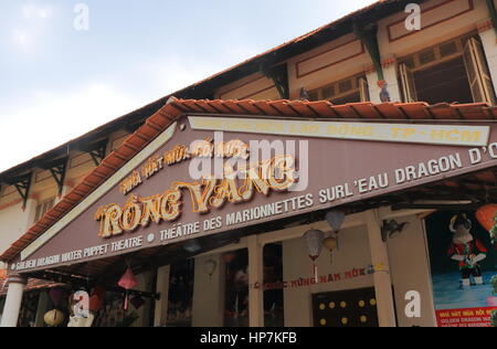 Golden Dragon acqua spettacolo di marionette in Ho Chi Minh City Vietnam. Foto Stock