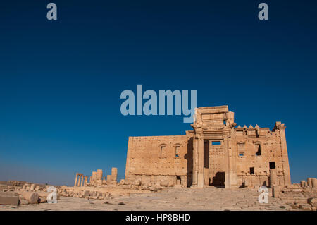 Tempio fortificato di Bel/Baal Shamin in Palmyra, Siria Palmyra, Siria - Ottobre 10, 2010: le rovine della città antica Palmyra prima della guerra. Foto Stock