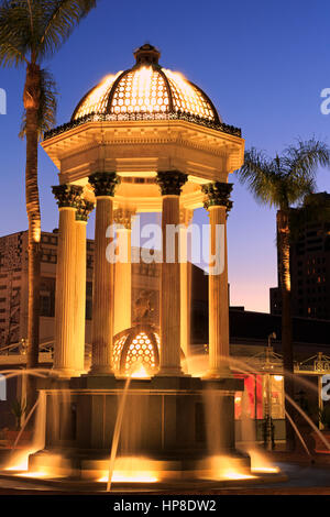 Fontana di Broadway, Horton Plaza Park, Gaslamp Quarter, San Diego, California, Stati Uniti d'America Foto Stock