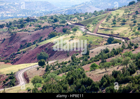 Il Marocco. Vedute panoramiche nel Medio Atlante, vicino a Ouzoud. Foto Stock