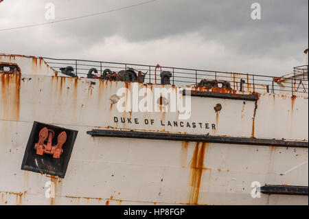 Il Duca di Lancaster, noto anche come il divertimento nave ormeggiata e arenarsi a Holywell Galles del nord. Foto Stock