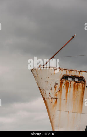 Il Duca di Lancaster, noto anche come il divertimento nave ormeggiata e arenarsi a Holywell Galles del nord. Foto Stock