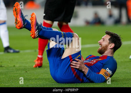 Barcellona, Spagna. 19 Feb, 2017. Barcellona il Lionel Messi reagisce durante la prima divisione spagnola partita di calcio contro Leganes allo stadio Camp Nou a Barcellona, Spagna, Feb 19, 2017. Barcellona ha vinto 2-1. Credito: Pau Barrena/Xinhua/Alamy Live News Foto Stock