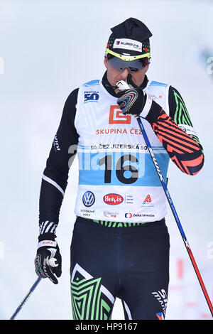 Bedrichov, Repubblica Ceca. 19 Feb, 2017. Ceco Stanislav Rezac in azione durante il cinquantesimo Jizerska padesatka 50-km internazionali classici di sci gara di sci nordico in Bedrichov, Repubblica ceca, 19 febbraio 2017. Credito: Radek Petrasek/CTK foto/Alamy Live News Foto Stock