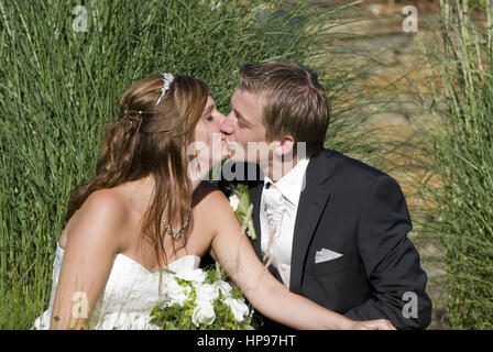Modello rilasciato , Junges Brautpaar - giovani sposi Foto Stock