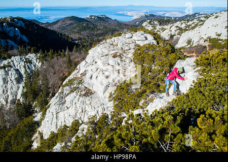 Escursionismo nel Nord Velebit parco nazionale, Croazia Foto Stock