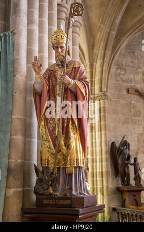 Scultura di Sanctus Tugdualus in San Tugdual cattedrale, Treguier, Francia Foto Stock