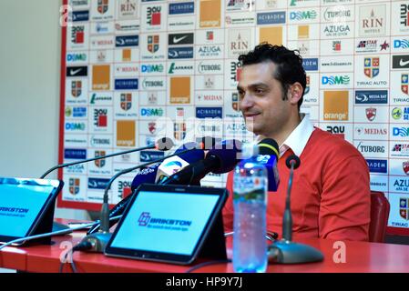 28 febbraio 2015: Mihai Teja l'allenatore della dinamo Bucharest alla conferenza stampa dopo la Liga io gioco tra FC Dinamo Bucharest ROU e FC Universitatea Cluj ROU a "inamo' Stadium, Romania ROU. Foto: Cronos/Catalin Soare Foto Stock