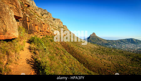 Vista panoramica dal Platteklip Gorge Trail a Table Mountain a Cape Town, Sud Africa Foto Stock