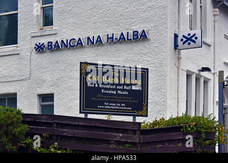 La vecchia casa di banca. Main Street, Kyle of Lochalsh, Ross and Cromarty, Scotland, Regno Unito, Europa. Foto Stock