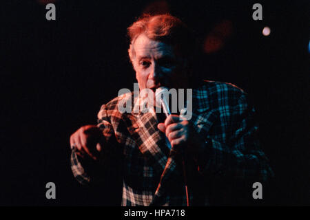 George Melly sul palco 1987 Foto Stock