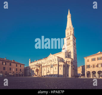 Modena, Emilia Romagna, Italia. Piazza Grande e il Duomo al tramonto. Foto Stock