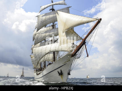 Historisches segelschiff in voller fahrt Foto Stock