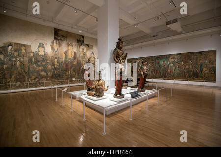 Sculture asiatiche e artefatti all'interno di Toronto Royal Ontario Museum Foto Stock