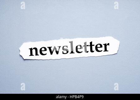 Newsletter stampate su frammenti di carta Foto Stock