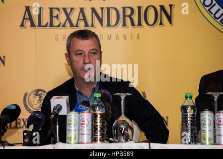 Marzo 31, 2015: Mircea Rednic l'allenatore della FC Petrolul Ploiesti presso la conferenza stampa di presentazione della partnership tra FC Petrolul Ploiesti ROU e Alexandrion Foundation a Sky Club in Paulesti, Romania ROU. Foto: Cronos/Catalin Soare Foto Stock