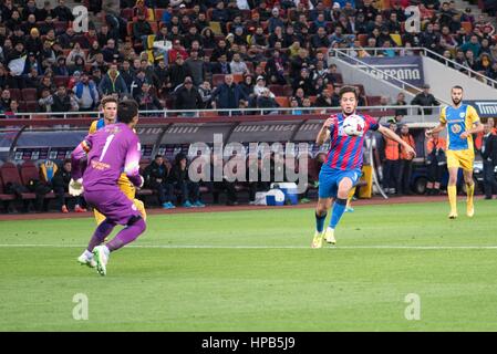 2 aprile 2015: Gabriel Iancu #9 di FCSB in azione durante la Timisoreana Romania Cup Soccer Game tra FC Steaua Bucharest ROU e FC Petrolul Ploiesti ROU a livello nazionale Arena, Romania ROU. Foto: Cronos/Catalin Soare Foto Stock