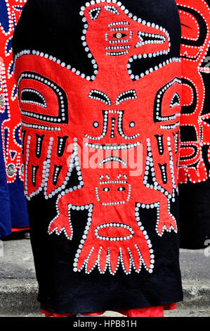 Disegno decorativo sulla coperta di un indiano tligit in saxman vicino a ketchikan, Alaska Foto Stock