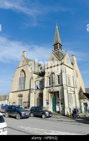 Stow biblioteca pubblica in St Edward's Hall di sedili Stow-su-il-Wold in Cotswolds Foto Stock