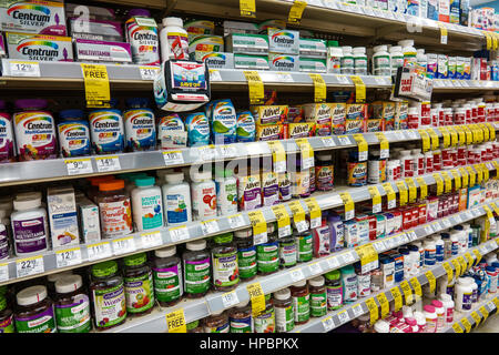 Florida,Key Largo,Upper Florida Keys,Walgreens,farmacia,farmacia,drogheria,interno,shopping shopper shopping negozi mercati mercato mercato mercato buyi Foto Stock