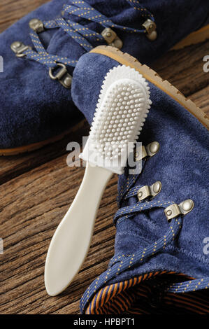 Spazzola di manutenzione per camoscio e nubuck scarpe Foto Stock