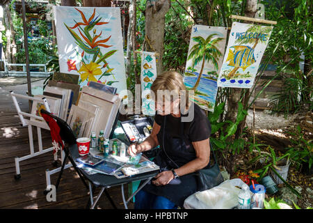 Florida Upper Florida Keys,Islamorada,The Rain Barrel Artisan Village,shopping shopper shopping shopping shopping negozi di mercato mercati di mercato di acquisto di vendita,r Foto Stock