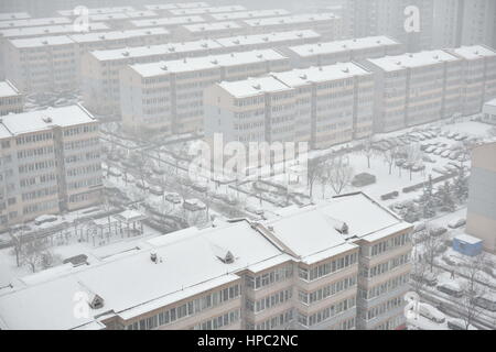 Taiyuan, Cina. Il 21 febbraio, 2017. La prima neve di primavera coperte Taiyuan, a nord-ovest della Cina di nella provincia di Shanxi, Febbraio 21st, 2017. Credito: SIPA Asia/ZUMA filo/Alamy Live News Foto Stock