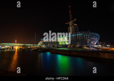 Notte in Bremerhaven, graziosamente illuminata Foto Stock