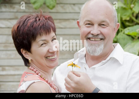 Modello rilasciato , Glueckliches, aelteres Paar, 50+ - fortunato, coppia di anziani Foto Stock