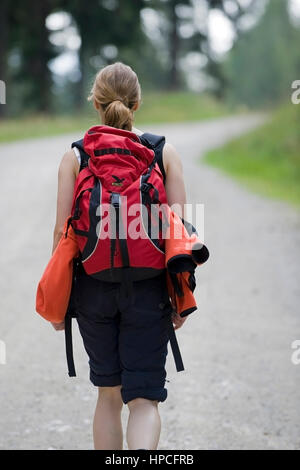 Frau beim Wandern - wanderer Foto Stock