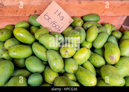 Green Mango al marketplace Foto Stock