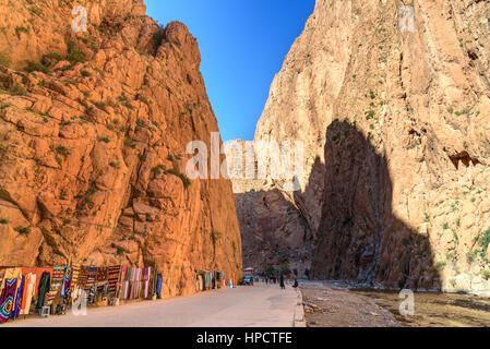 Todgha Gorge è canyon in montagne Atlas, vicino a Tinghir in Marocco Foto Stock