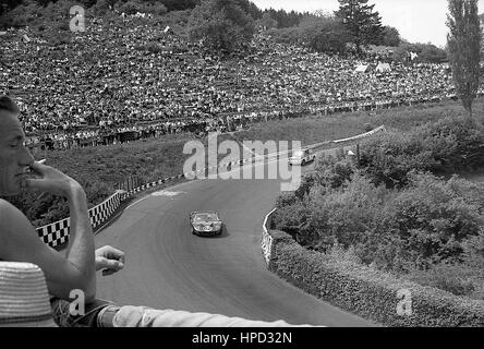 1967 Edward Nelson GB Ford GT40 Nurburgring 1000Ks dnf Foto Stock