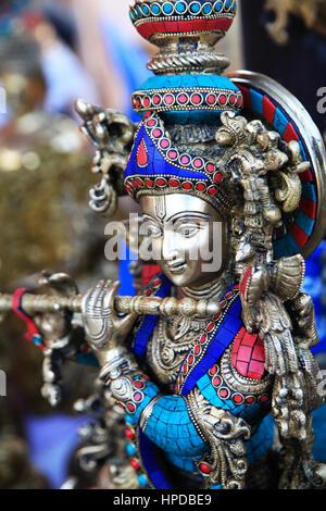 Sri Krishna Statua, ottone, statua di Lord Krishna Ottone che gioca flauto per tempio / regalo (Foto Copyright © di Saji Maramon) Foto Stock