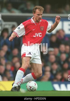 DENNIS BERGKAMP Arsenal FC 03 Marzo 1997 Foto Stock