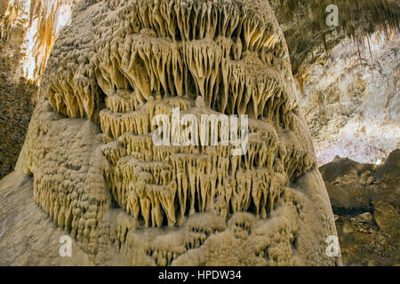 Una naturale formazione rocciosa sotterranea al parco nazionale di Carlsbad Cavern in Nuovo Messico. Foto Stock