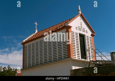 Galiziana tradizionale Horreo (granaio), Malpica de Bergantiños, La Coruña provincia, regione della Galizia, Spagna, Europa Foto Stock